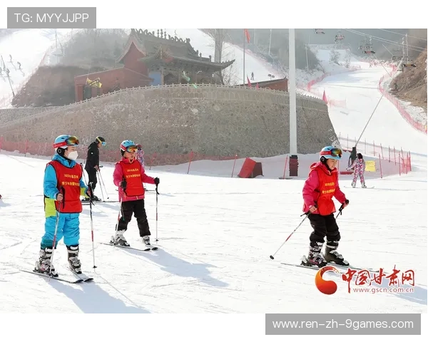 冰雪运动学院推动少儿滑雪教学的教材编制与推广，冰雪运动示范学校